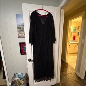 Elegant Black Lace Maxi Dress